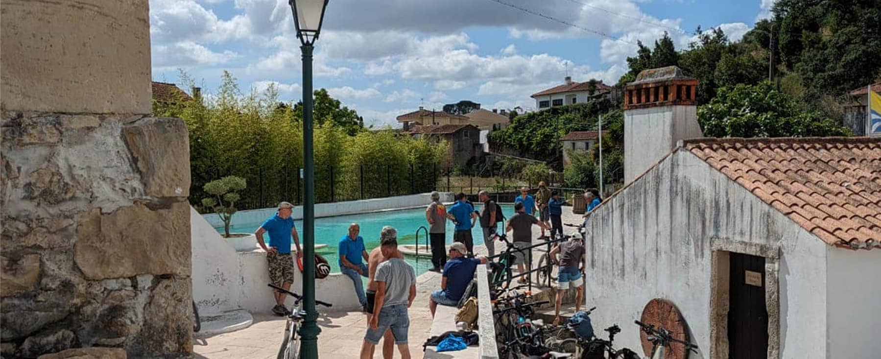 Pessoas reunidas numa atividade de grupo